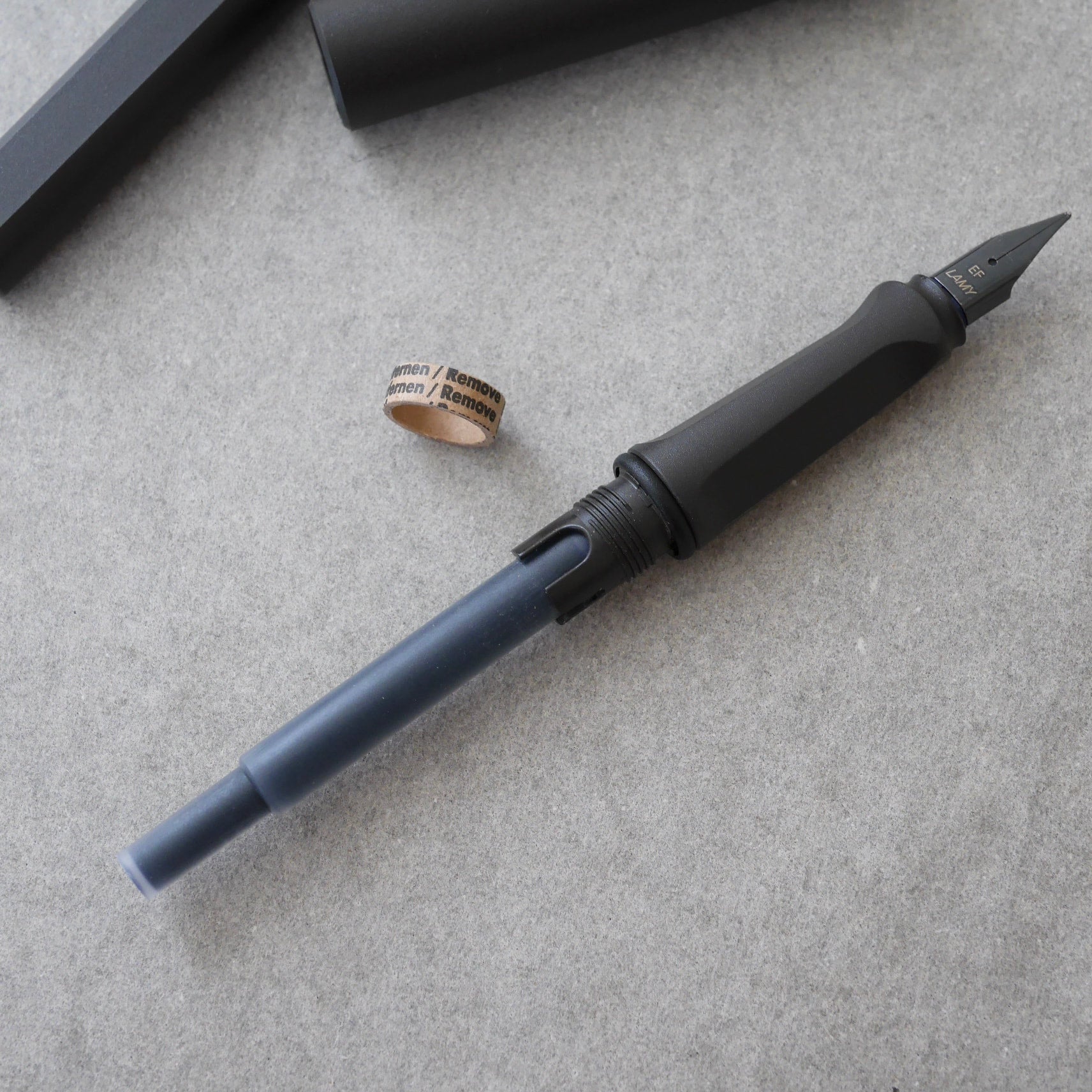 LAMY Safariブラック 万年筆 EF(極細字) | 綴ル